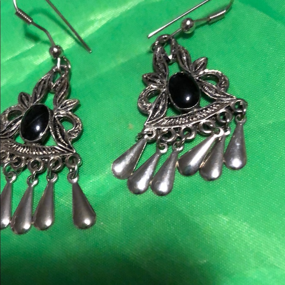 Used earrings 2”